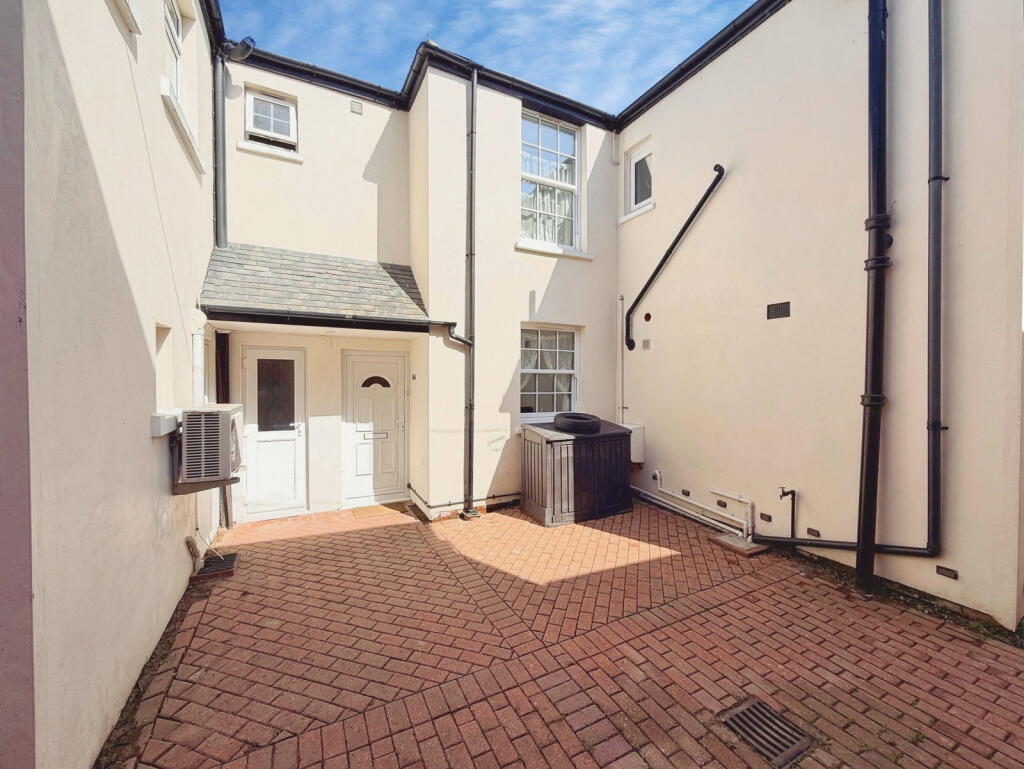 Main image of property: Pylewell Road, Hythe, Southampton, SO45 6AQ