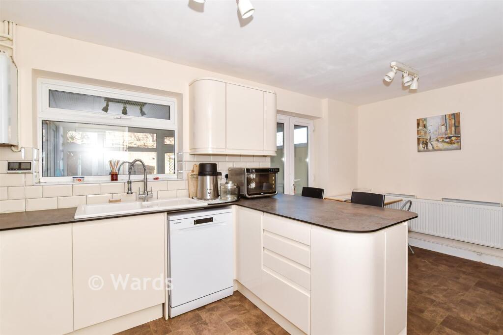 Bushey Grove, Kingswood, Maidstone, Kent photo 3
