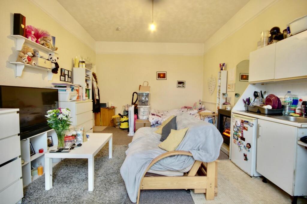 Apartment in Portsmouth - View 2