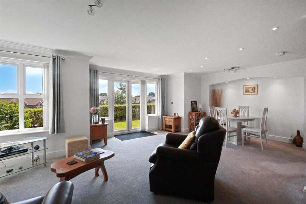 Oak Lodge Crescent, Minehead, Somerset, TA24 photo 3