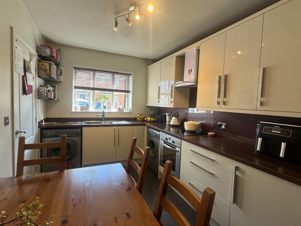 Harley Close, Worksop photo 3