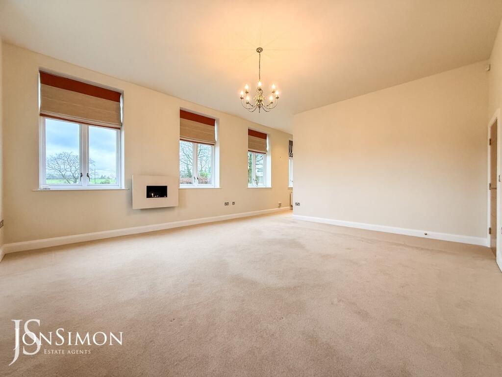 Apartment in Bury, Greater Manchester - View 5