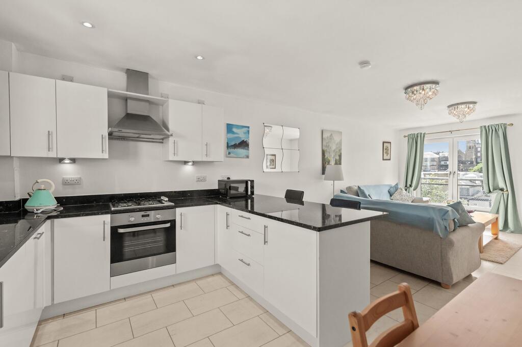 Apartment in Stirling, Lower Town, Riverside - View 4