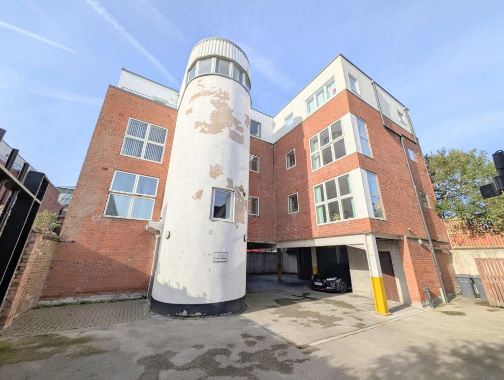 Main image of property: To Let - Cable Street, Southport, - One Bed Second Floor Apt