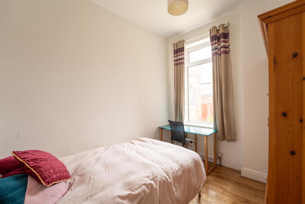 Apartment in Newcastle upon Tyne, South Gosforth - View 4