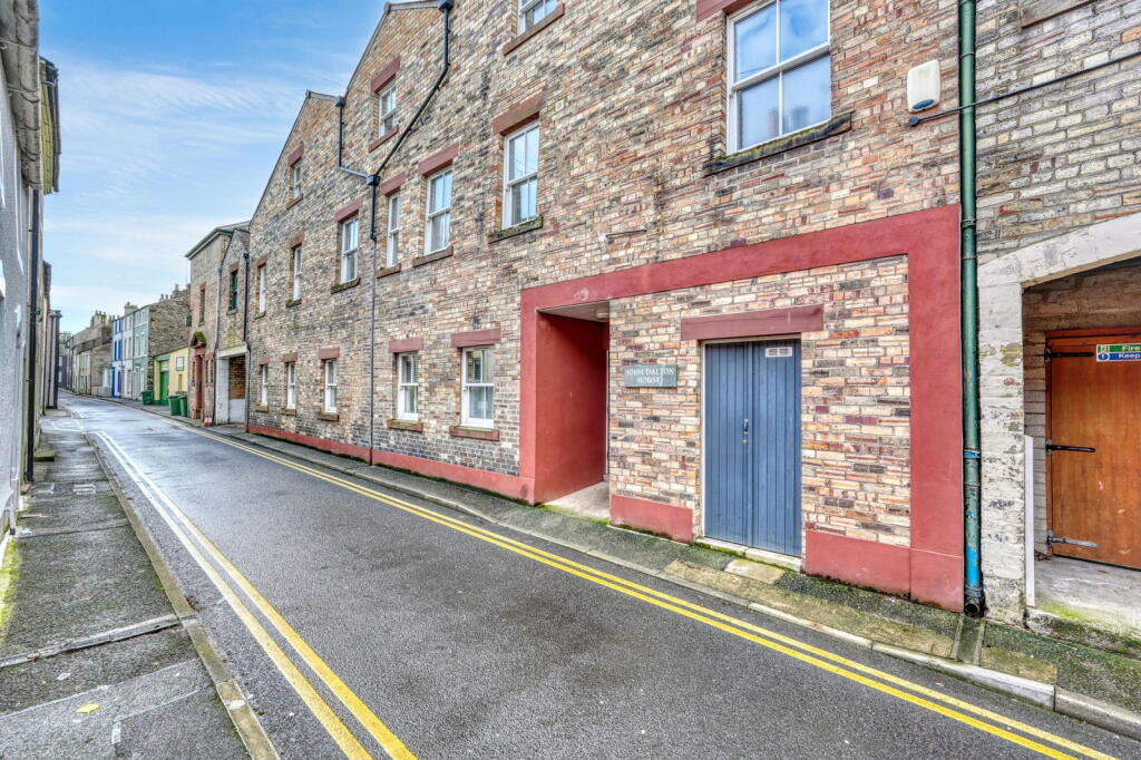 1-bed flat on 17 Challoner Street, £90,000