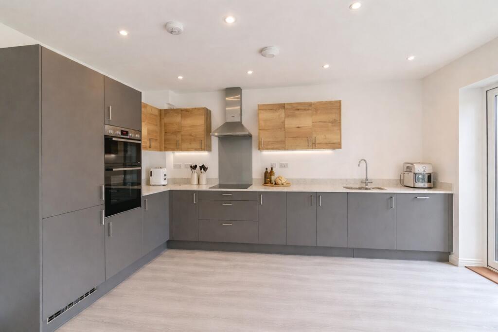 House in Newick, Fletching Common - More