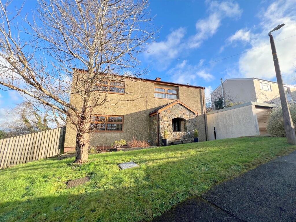 3-bed detached on Kestrel Road, Haverfordwest, SA61, £200,000