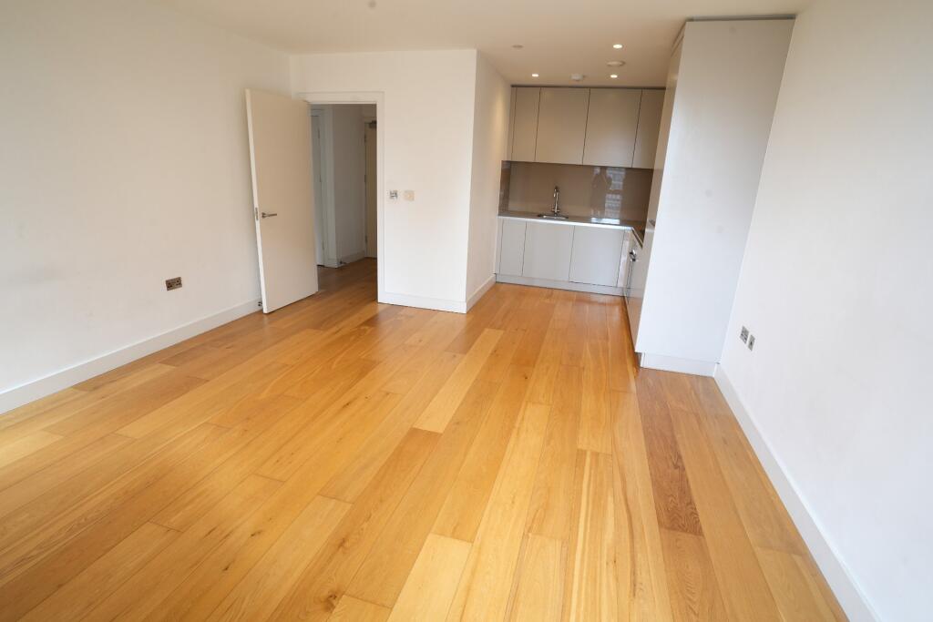 Apartment in London - View 5