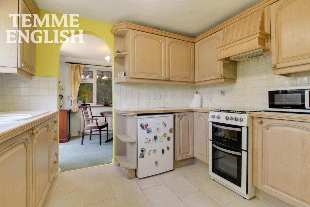 Cedar Avenue, Wickford, SS12 - View 5