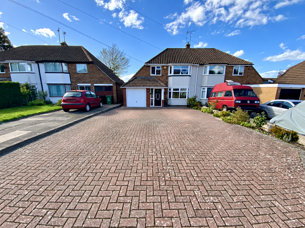 Longmoor Road, Halesowen, B63 1AN