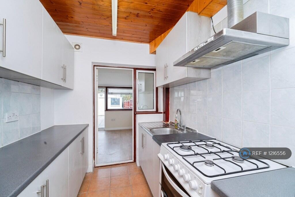 House in London - View 4