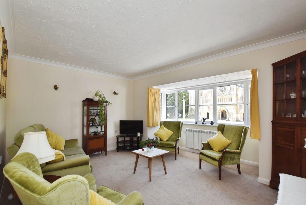 2-bed house on West Street, Wilton, Salisbury                   ***VIDEO TOUR***, £160,000