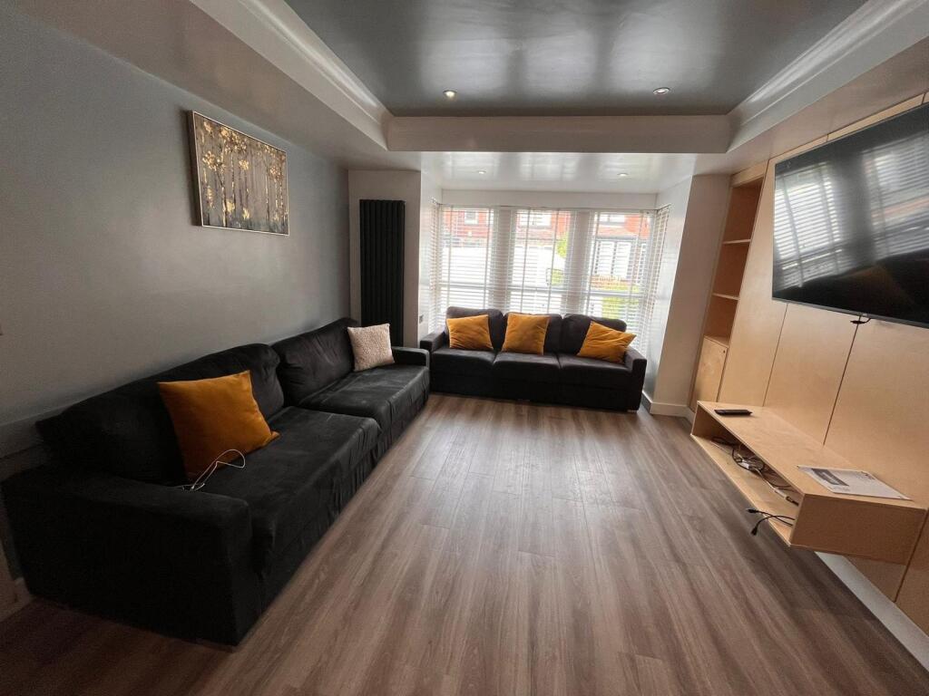 House in Leeds - View 4
