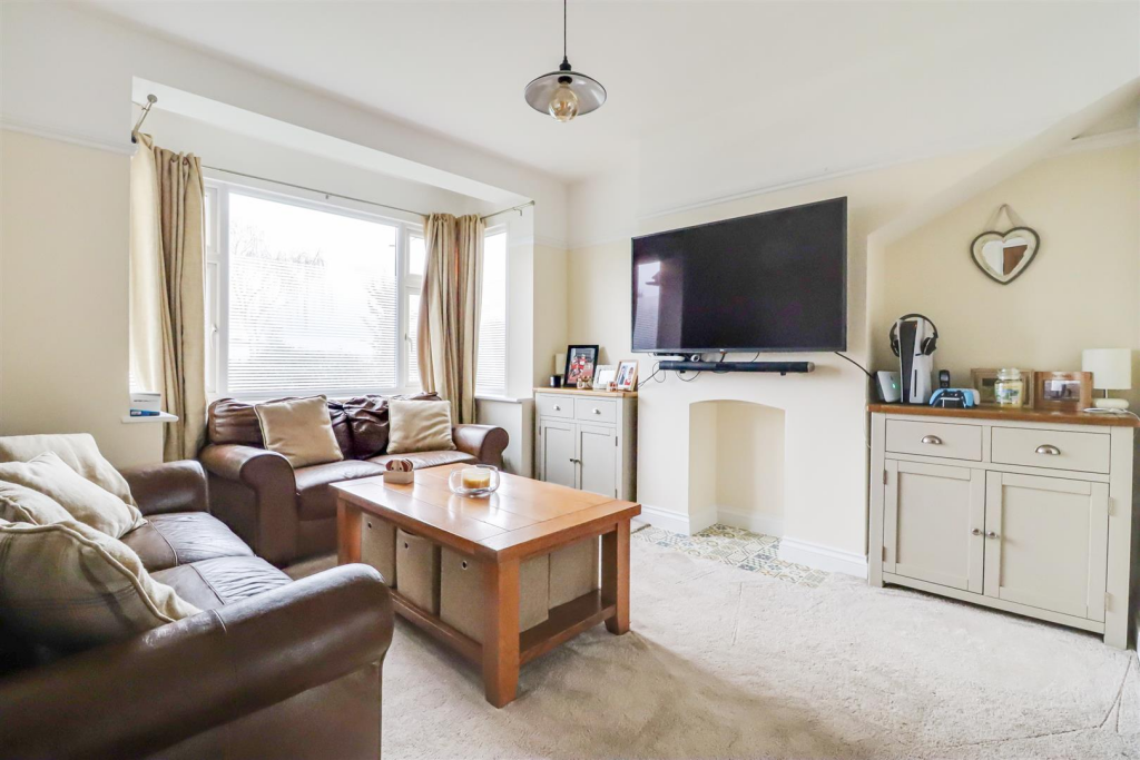 Arterial Road/A127, Leigh-On-Sea photo 4