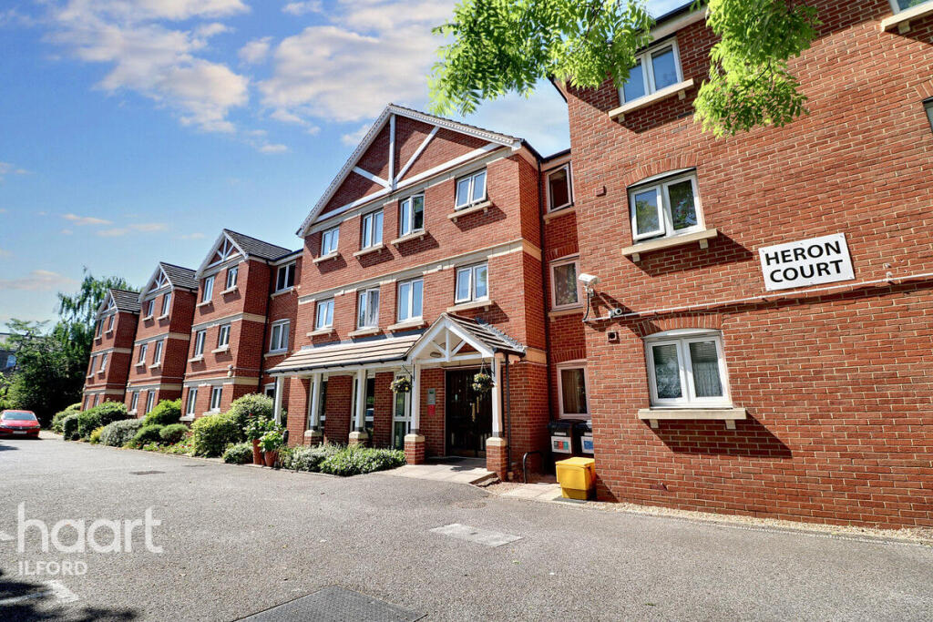 1-bed house on Morland Road, Ilford, £85,000