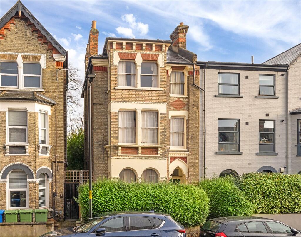 Main image of property: Oakhurst Grove, London, SE22