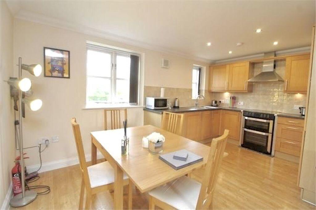 Apartment in Milton Keynes, Shenley Church End - View 3