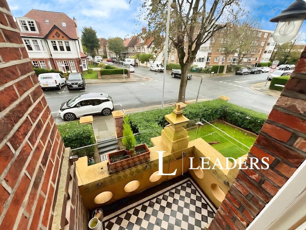 Apartment in Brighton - More