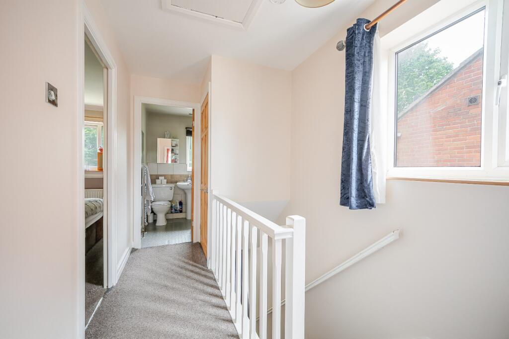 Campion Grove, Harrogate, North Yorkshire, HG3 photo 2