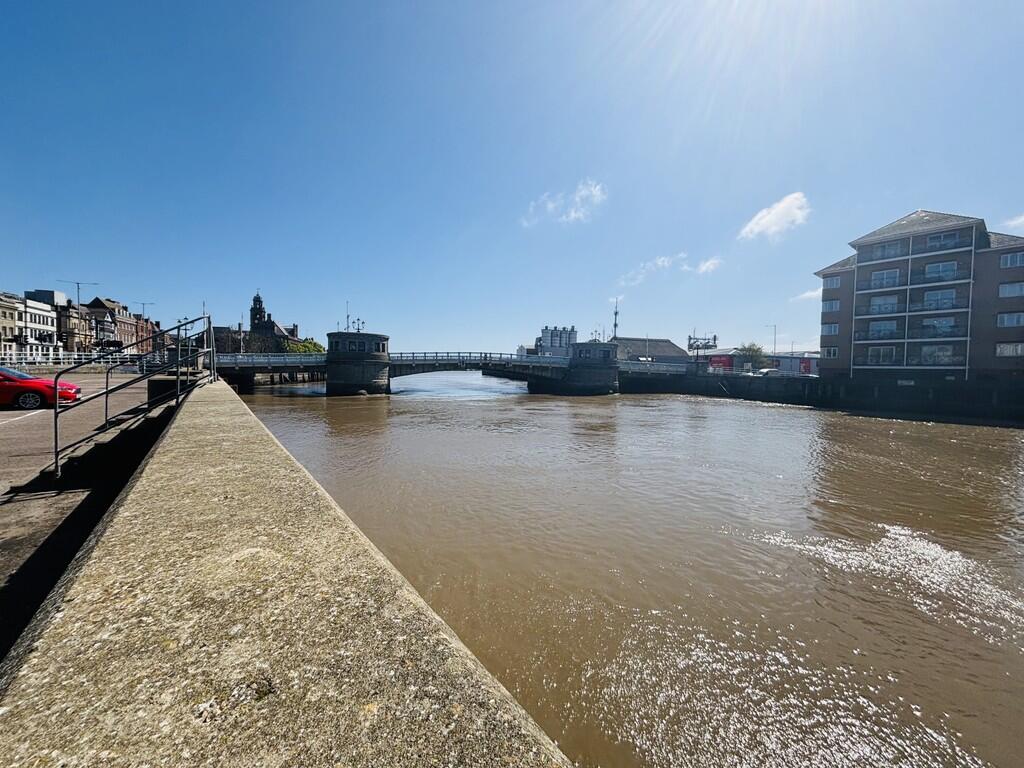 North Quay, Great Yarmouth photo 3