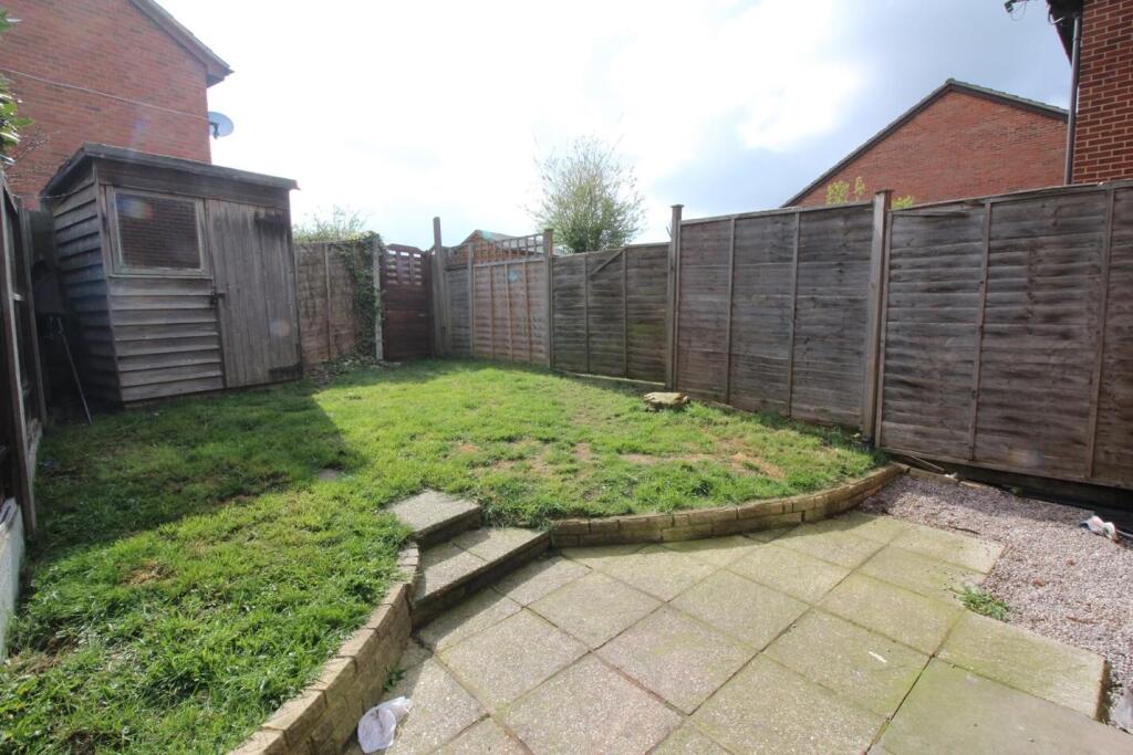 Apartment in Basildon, Billericay - View 2