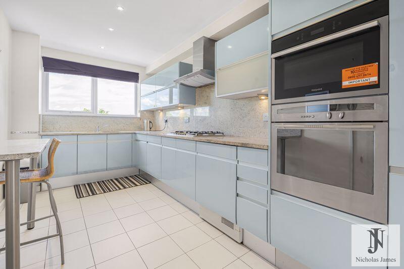 Apartment in London, Finchley - View 3