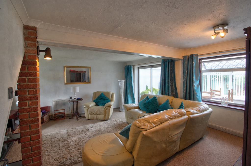 House in Newport, Cefn, Rogerstone - More
