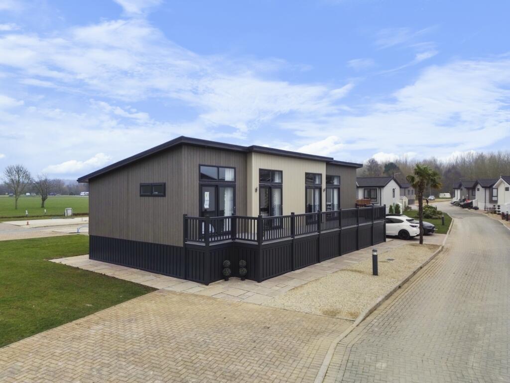 2-bed caravan on 30 Lakeside Walk, Yarwell Mill Country Park Mill Road, Yarwell, Peterborough, £305,000