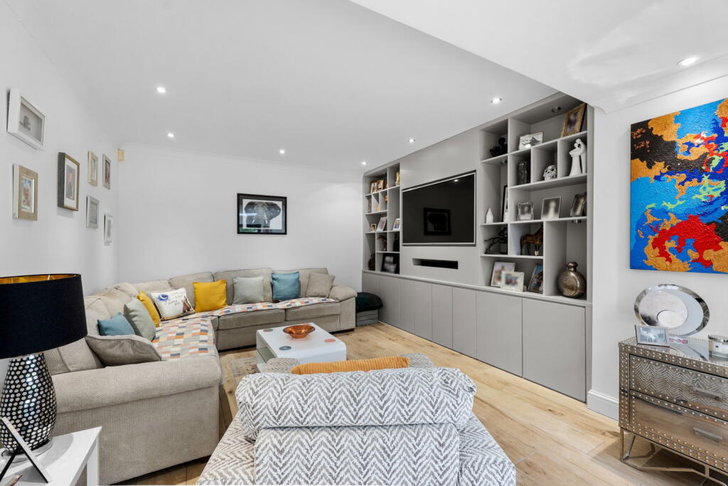 House in Reigate and Banstead, Surrey - View 3