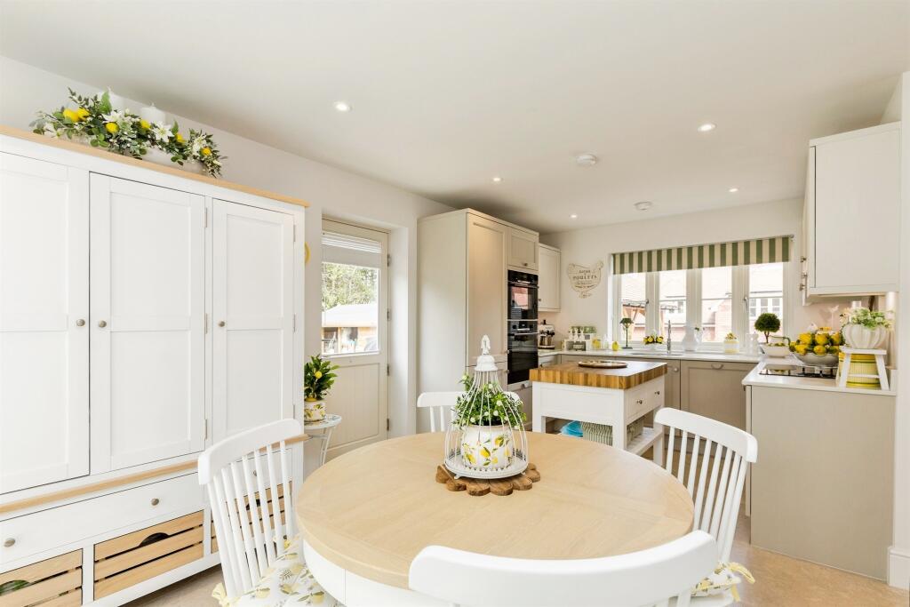 House in Chichester, Wisborough Green - View 4