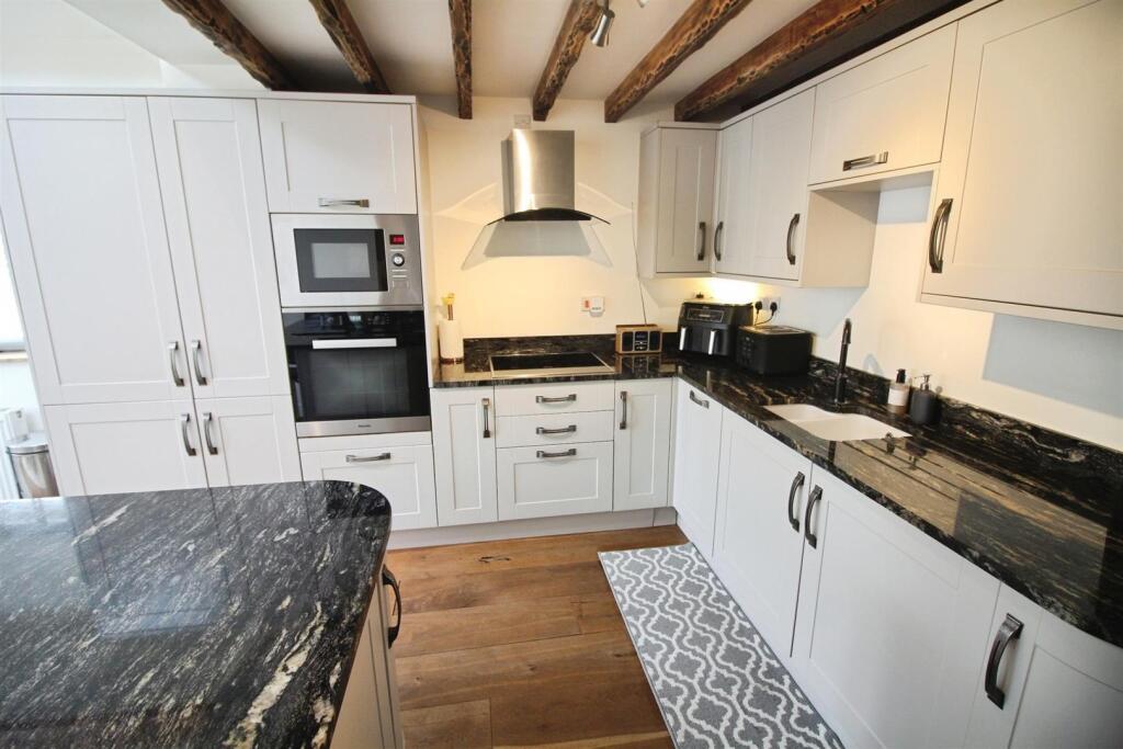 House in Leeds - View 5
