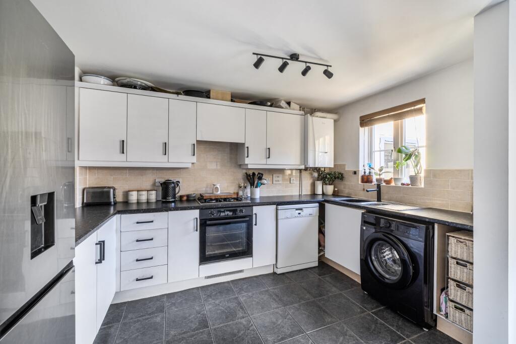 House in West Oxfordshire, Carterton - View 4