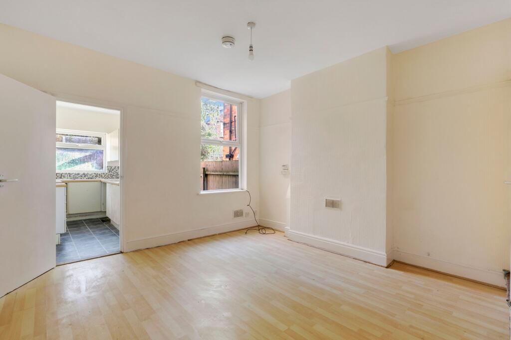 House in Nottingham, Nottinghamshire - View 3