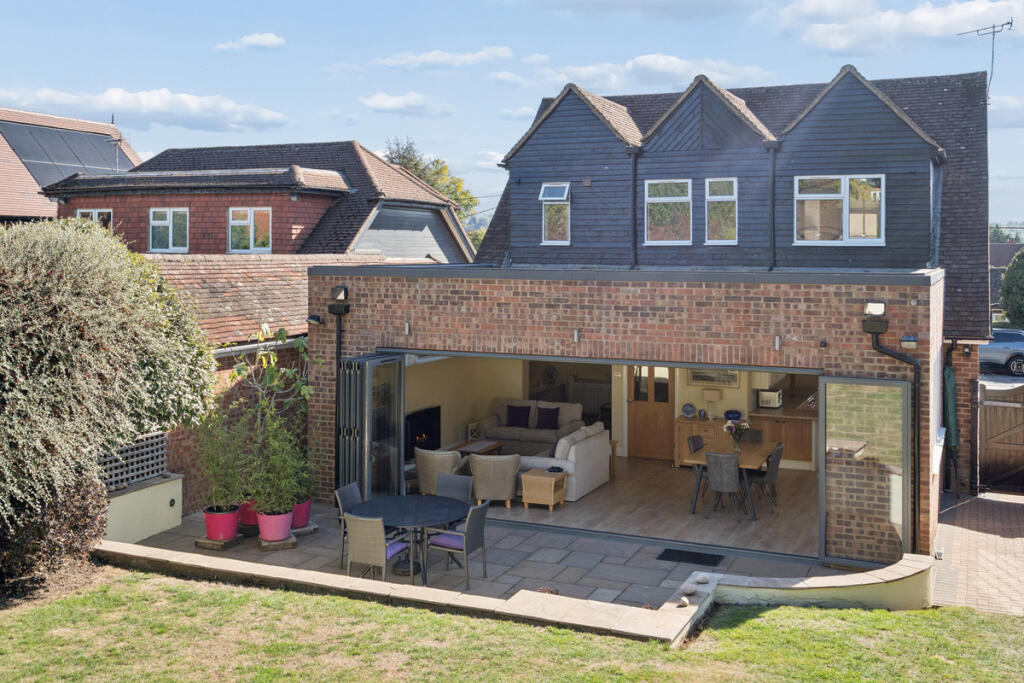 House in Slough - View 3