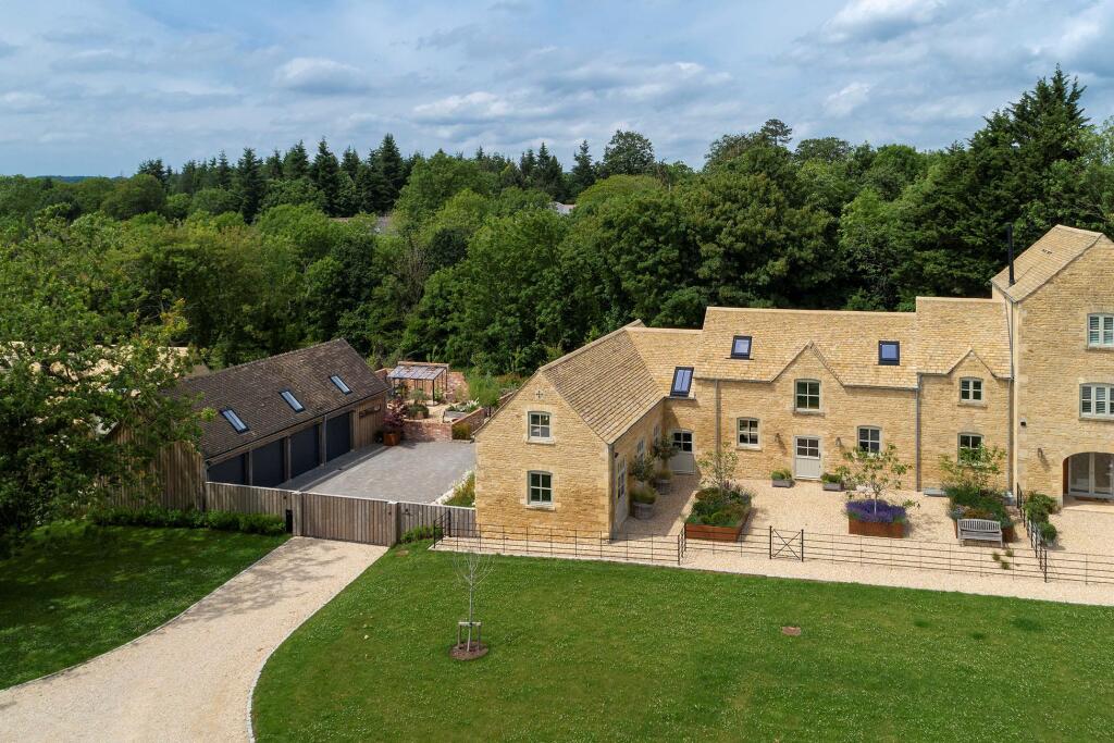 Main image of property: Kennel Lane, Chipping Norton, Oxfordshire OX7