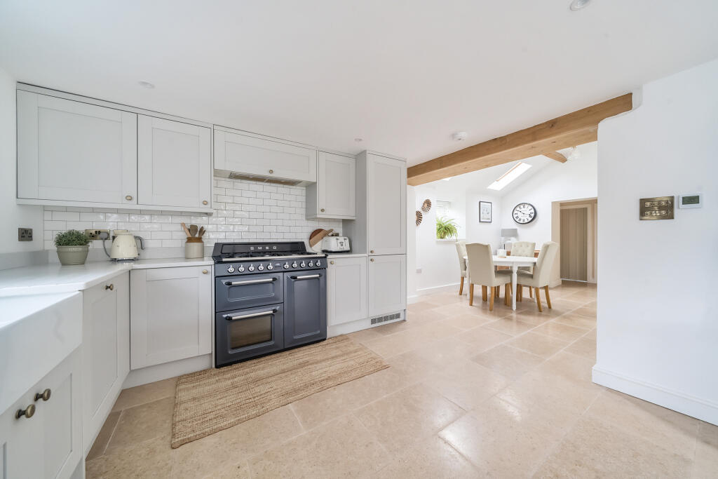 Bryn Offa Cottage, a stunning home in Llandysilio photo 4