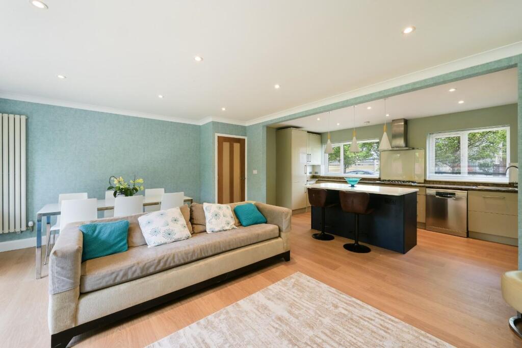 House in Kingston upon Thames - View 4
