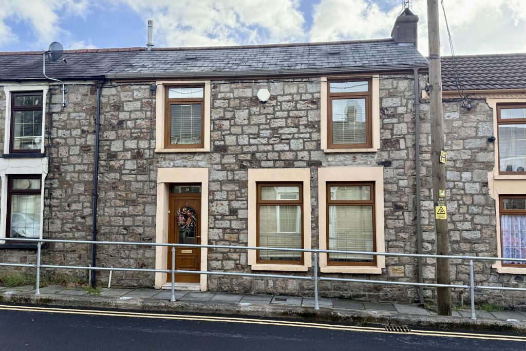 3-bed terraced on Lower Vaynor Road, Cefn Coed, Merthyr Tydfil CF48 2LY, £200,000