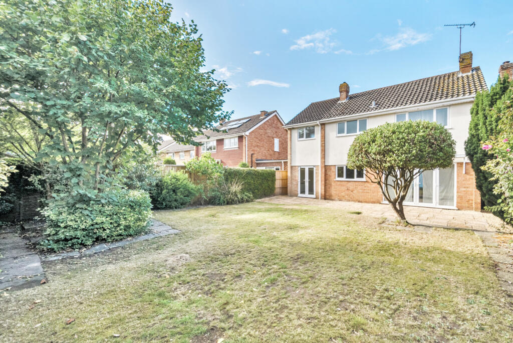 Main image of property: Amberley Drive, Twyford, Reading, Berkshire, RG10