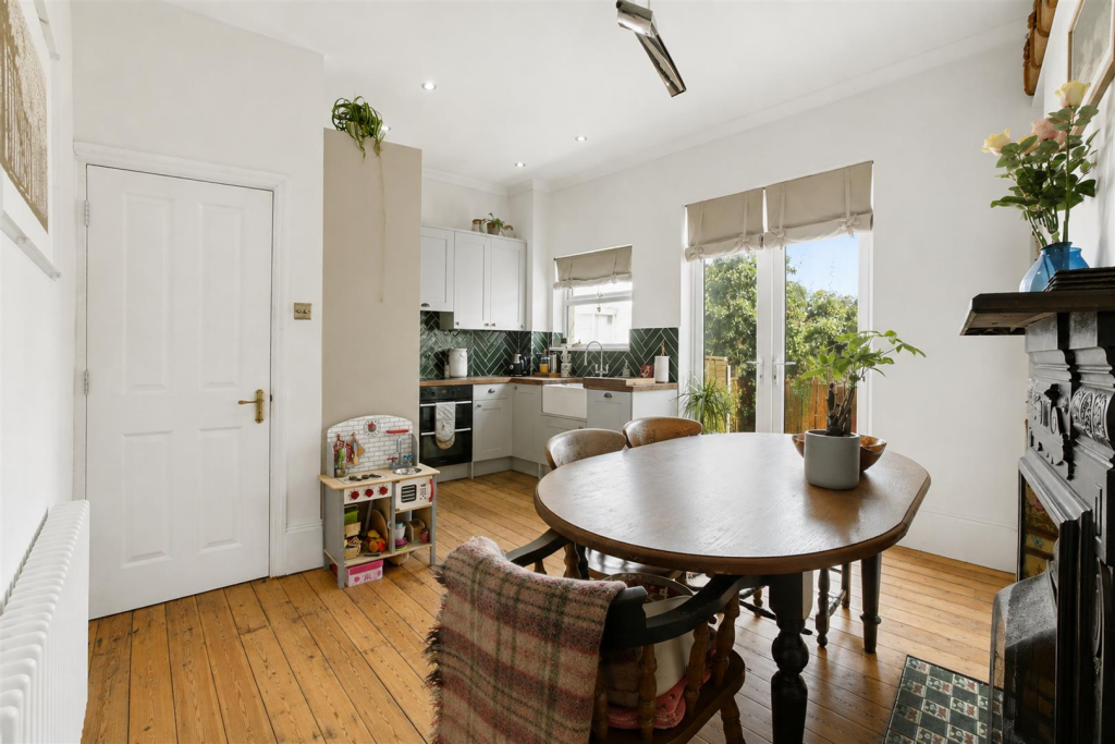 House in London, Catford South - View 4