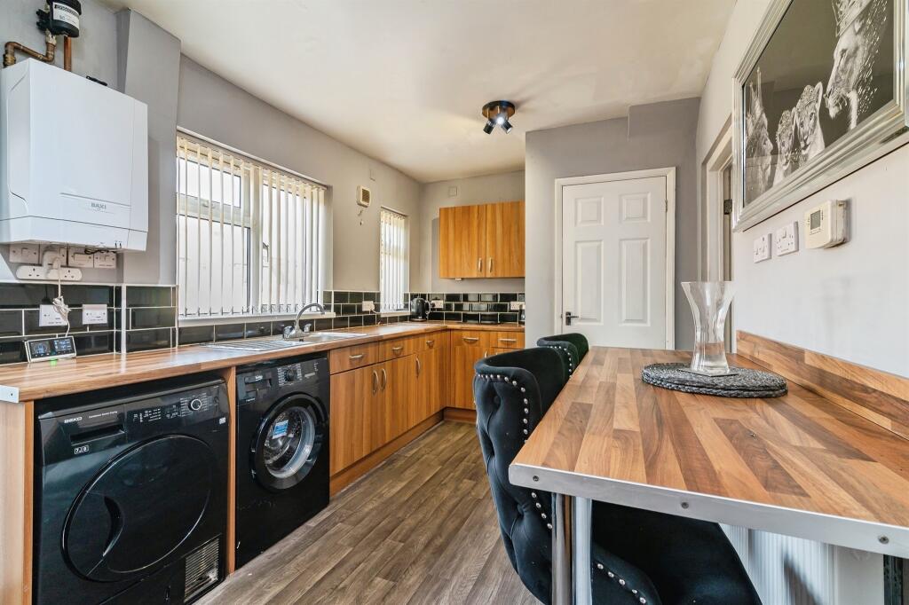 House in Nottingham, Bulwell Hall Estate, Rise Park - View 4