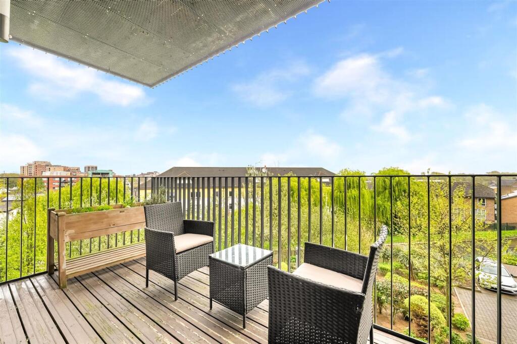 Apartment in London - View 6