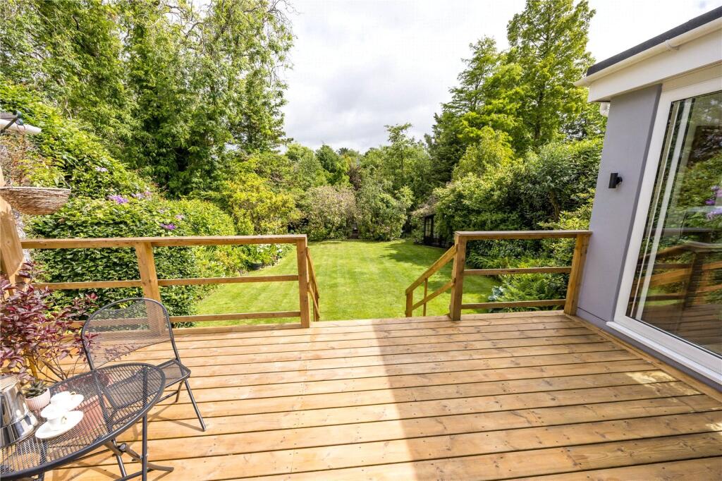 Hinton Wood Avenue, Highcliffe, Dorset, BH23 photo 4