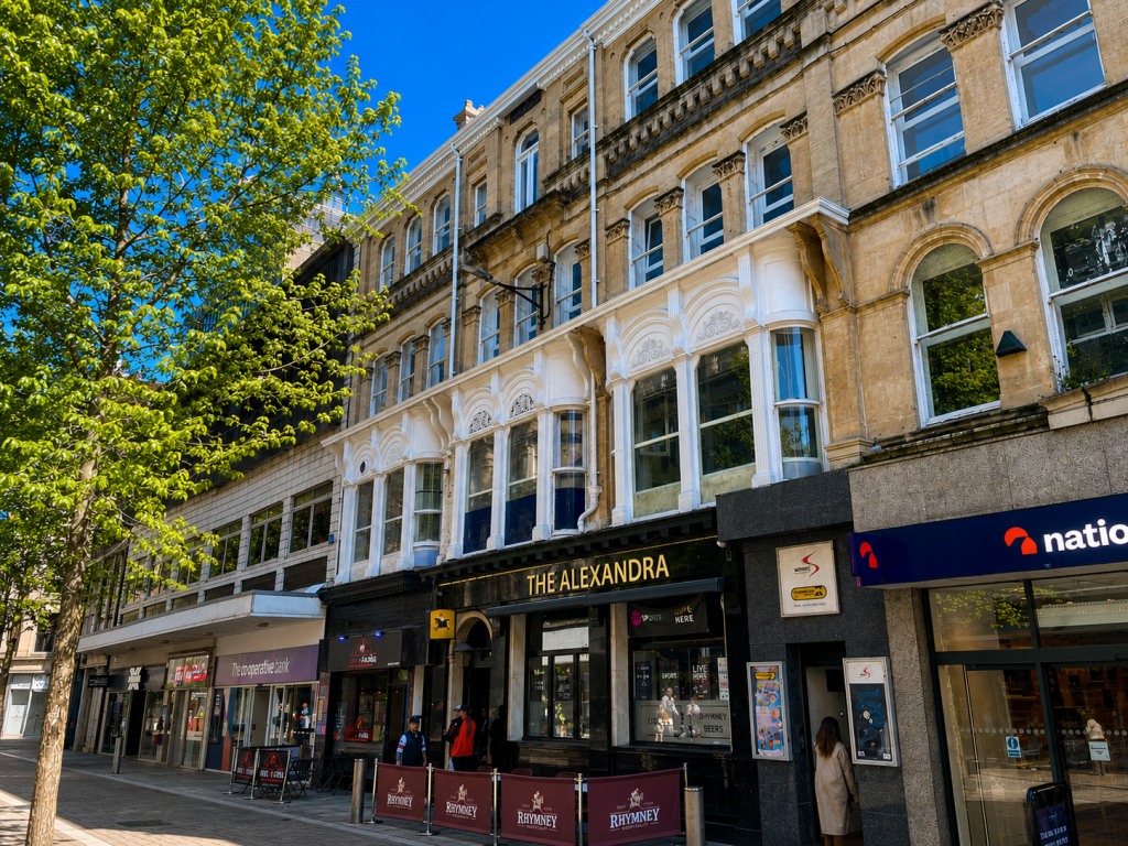 Main image of property: Commercial Street