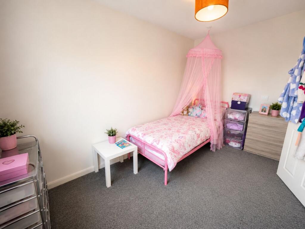 House in Bradford, Silsden - More