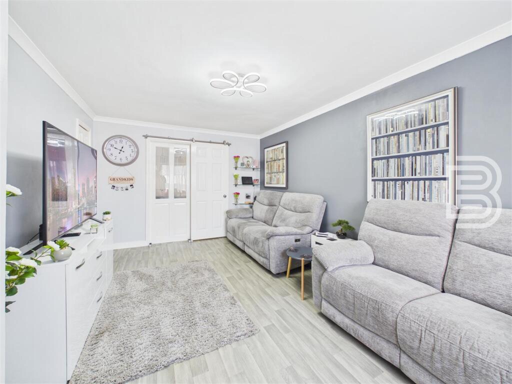 House in Rugby, Warwickshire - View 5