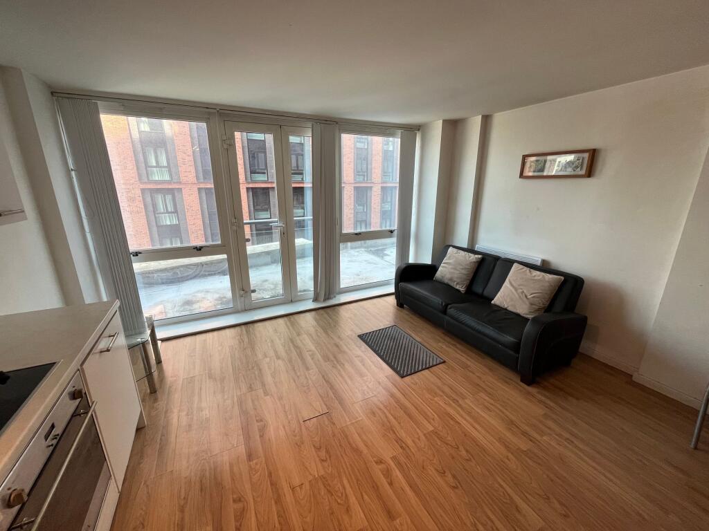 Apartment in Nottingham, Nottinghamshire - View 3