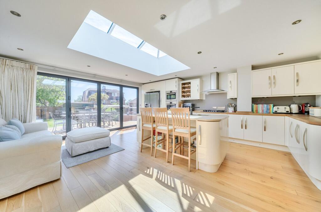 House in Tunbridge Wells, Kent - View 3