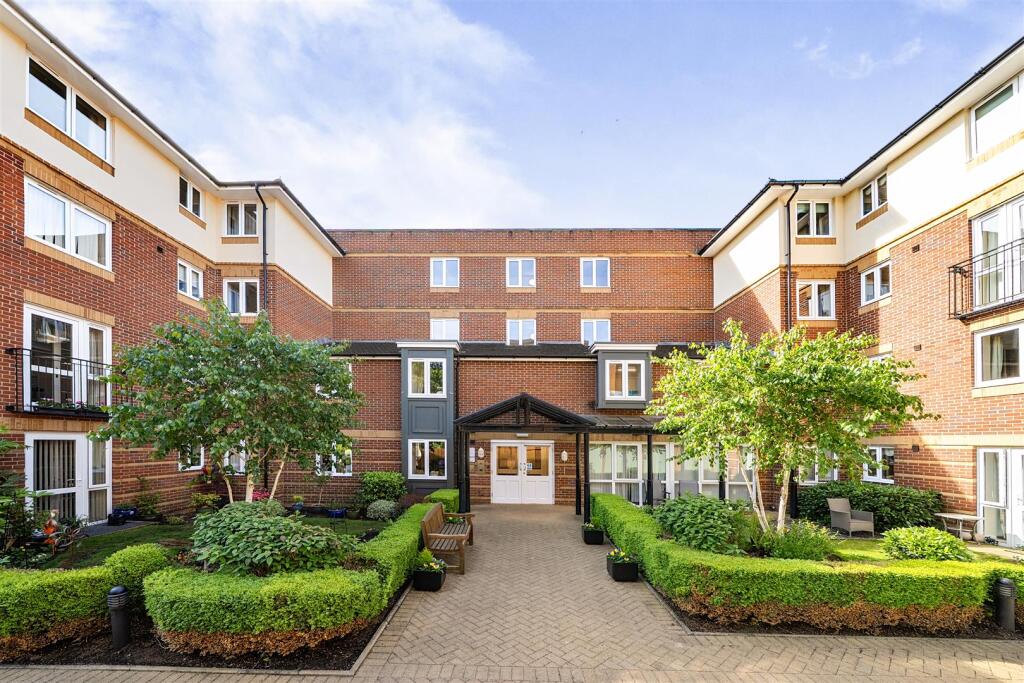 1-bed house on Middlemarch Lodge, Rickmansworth, Hertfordshire, £235,000